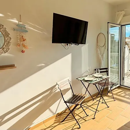 Minu Sonniges In Direkter Strandnaehe, Schnelles Internet, Freies Parken, Nahe Flughafen Apartment *